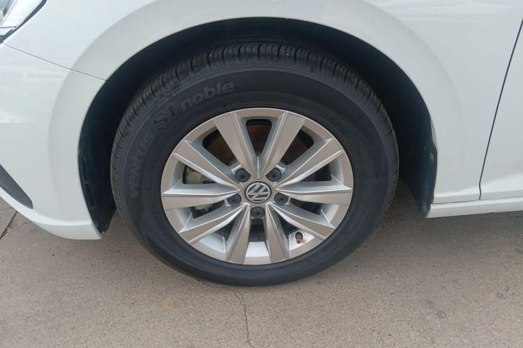 Used Volkswagen Lavida 2019 1.5L Automatic Fashion Edition China VI Left Front Wheel Hub