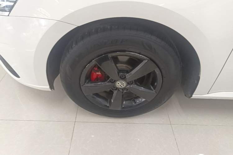 Used Volkswagen Lavida 2019 Lavida Start 1.5L Automatic Trendy Version China VI Standard Left Front Wheel Hub