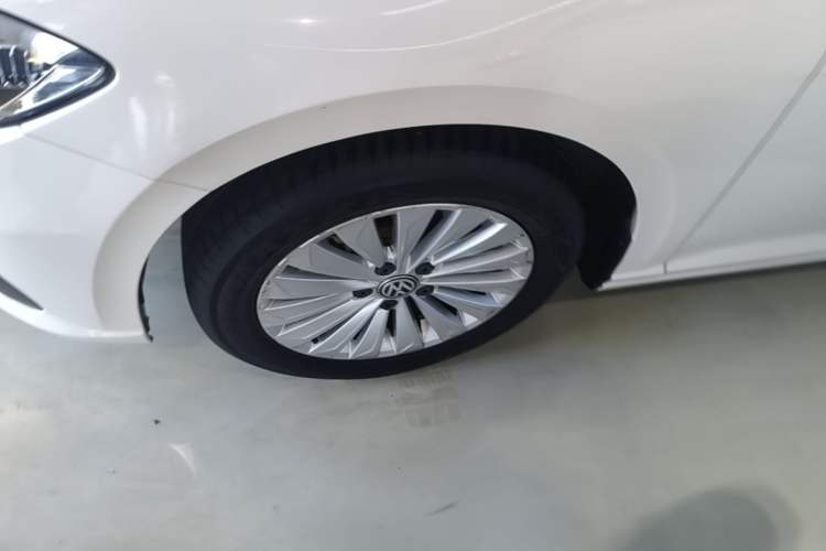 Used Volkswagen Lavida 2019 280TSI DSG Comfort Edition China VI standard Left Front Wheel Hub