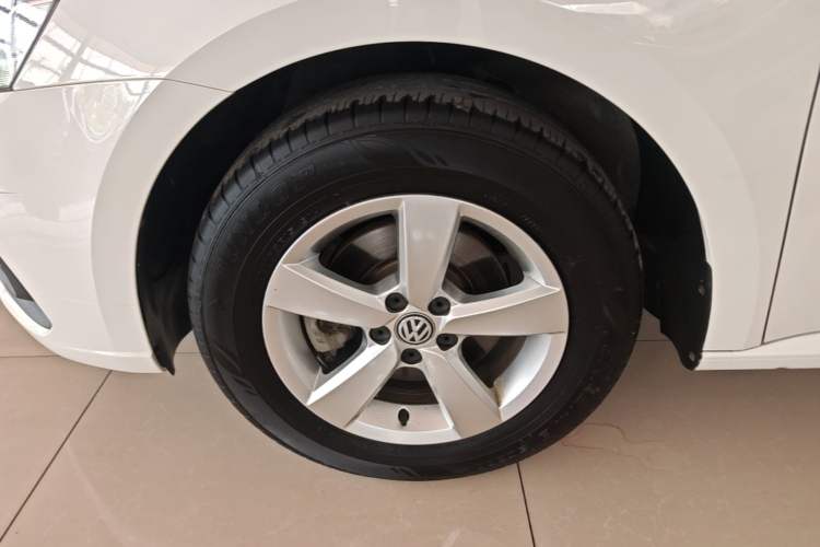 Used Volkswagen Lavida 2019 Lavida Start 1.5L Manual Fashion Edition China VI Standard Left Front Wheel Hub