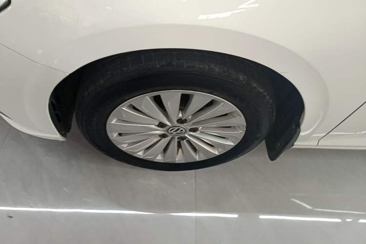 Used Volkswagen Lavida 2019 1.5L Automatic Comfort Edition China VI Standard Left Front Wheel Hub
