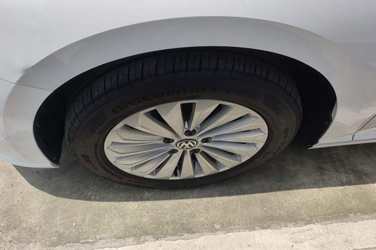 Used Volkswagen Lavida 2019 280TSI DSG Comfort Edition China VI standard Left Front Wheel Hub