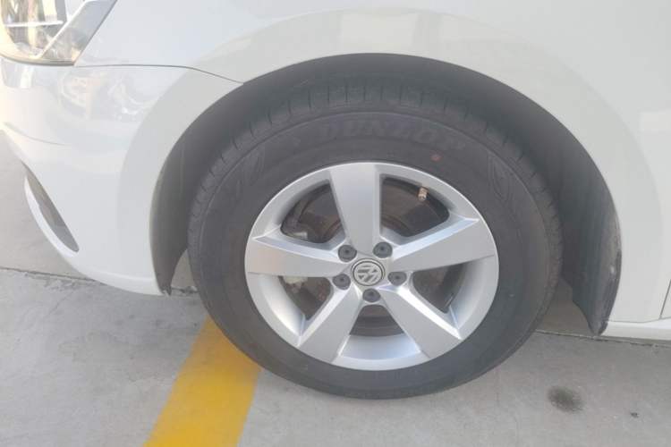 Used Volkswagen Lavida 2019 Lavida Start 1.5L Automatic Trendy Version China VI Standard Left Front Wheel Hub