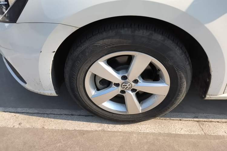 Used Volkswagen Lavida 2019 Lavida Start 1.5L Automatic Trendy Version China VI Standard Left Front Wheel Hub