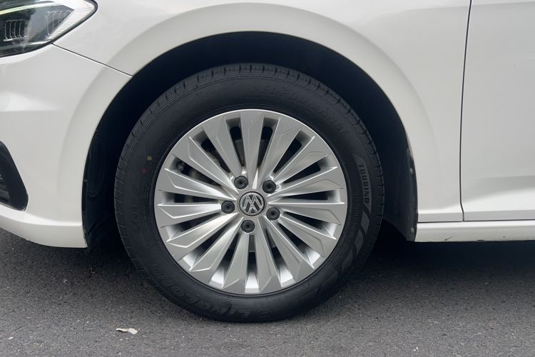 Used Volkswagen Lavida 2019 280TSI DSG Comfort Edition China VI standard Left Front Wheel Hub