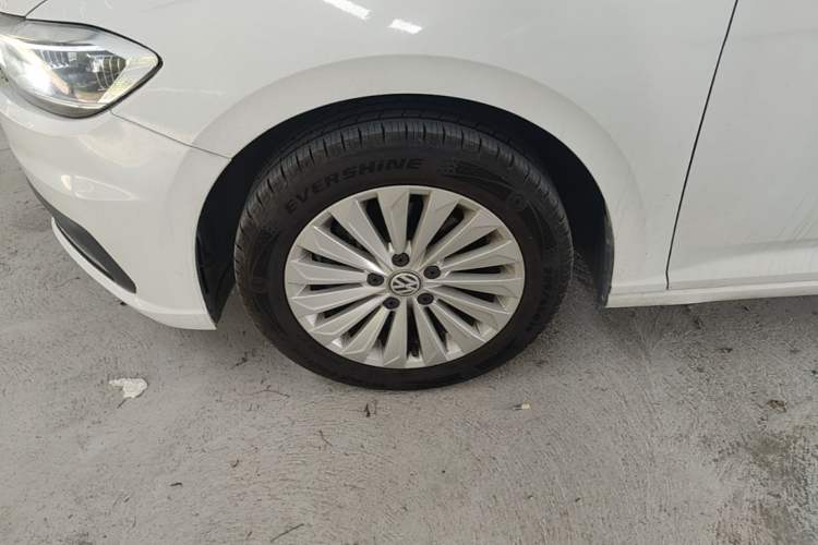 Used Volkswagen Lavida 2019 280TSI DSG Comfort Edition China VI standard Left Front Wheel Hub