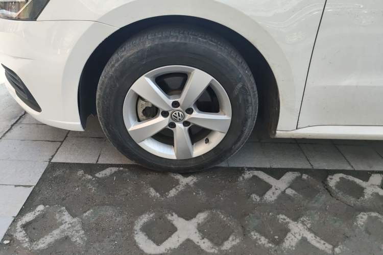 Used Volkswagen Lavida 2019 Lavida Start 1.5L Automatic Trendy Version China VI Standard Left Front Wheel Hub