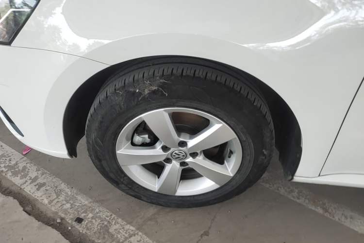 Used Volkswagen Lavida 2019 Lavida Start 1.5L Manual Fashion Edition China VI Standard Left Front Wheel Hub