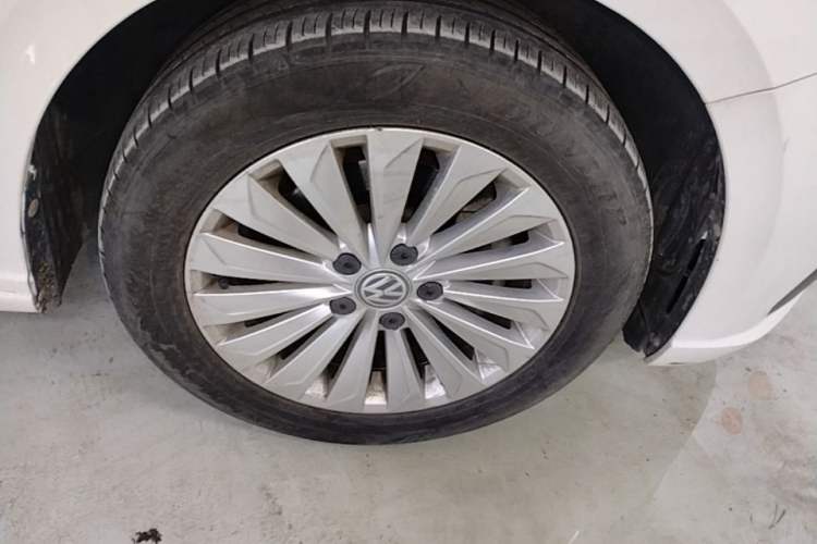 Used Volkswagen Lavida 2019 280TSI DSG Comfort Edition China VI standard Left Front Wheel Hub