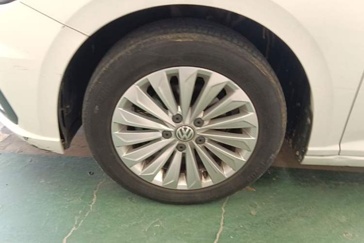 Used Volkswagen Lavida 2019 1.5L Automatic Comfort Edition China VI Standard Left Front Wheel Hub