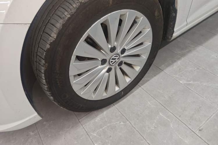 Used Volkswagen Lavida 2019 1.5L Automatic Comfort Edition China VI Standard Left Front Wheel Hub
