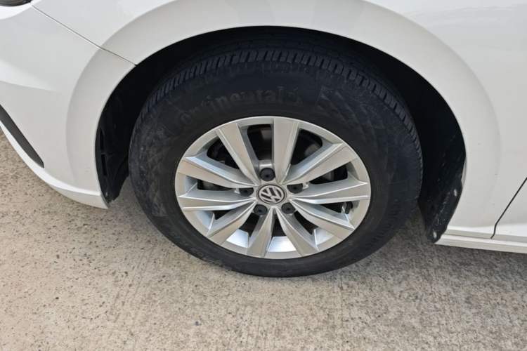 Used Volkswagen Lavida 2019 1.5L Automatic Fashion Edition China VI Left Front Wheel Hub