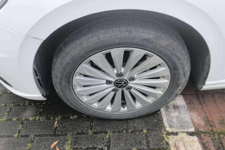 Used Volkswagen Lavida 2019 280TSI DSG Comfort Edition China VI standard Left Front Wheel Hub