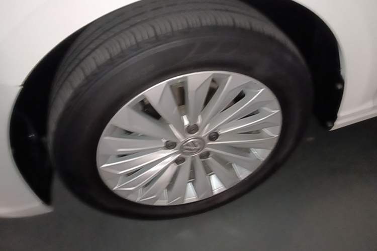 Used Volkswagen Lavida 2019 1.5L Automatic Comfort Edition China VI Standard Left Front Wheel Hub