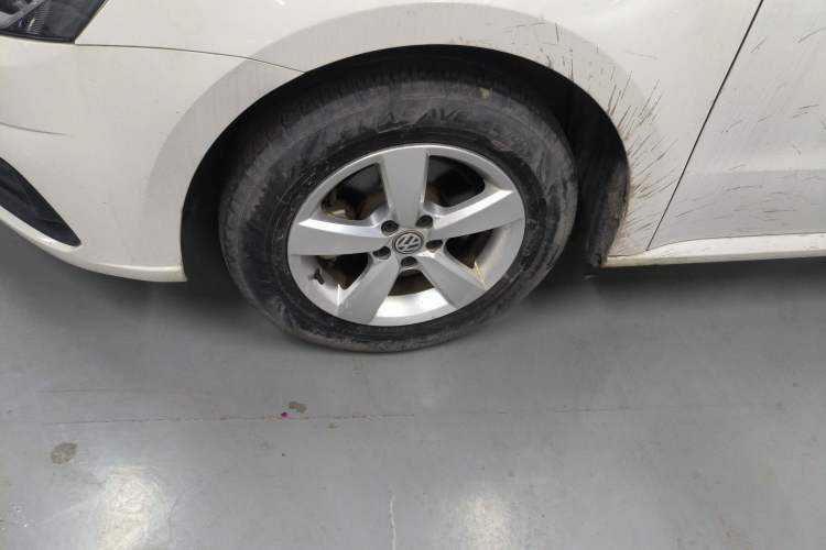 Used Volkswagen Lavida 2019 Lavida Start 1.5L Manual Fashion Edition China VI Standard Left Front Wheel Hub