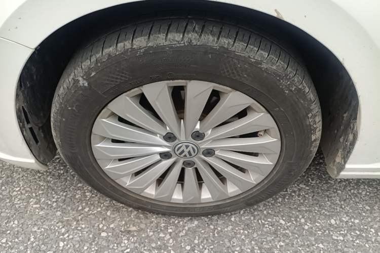 Used Volkswagen Lavida 2019 1.5L Automatic Comfort Edition China VI Standard Left Front Wheel Hub