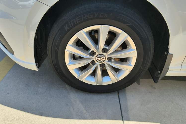 Used Volkswagen Lavida 2019 1.5L Automatic Fashion Edition China VI Left Front Wheel Hub