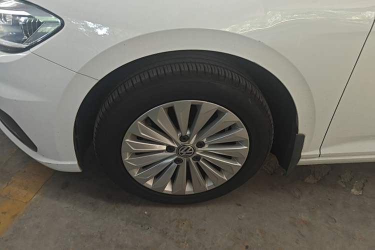 Used Volkswagen Lavida 2019 1.5L Automatic Comfort Edition China VI Standard Left Front Wheel Hub