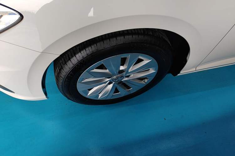Used Volkswagen Lavida 2019 Hatchback 200TSI DSG Comfort Edition China VI Left Front Wheel Hub