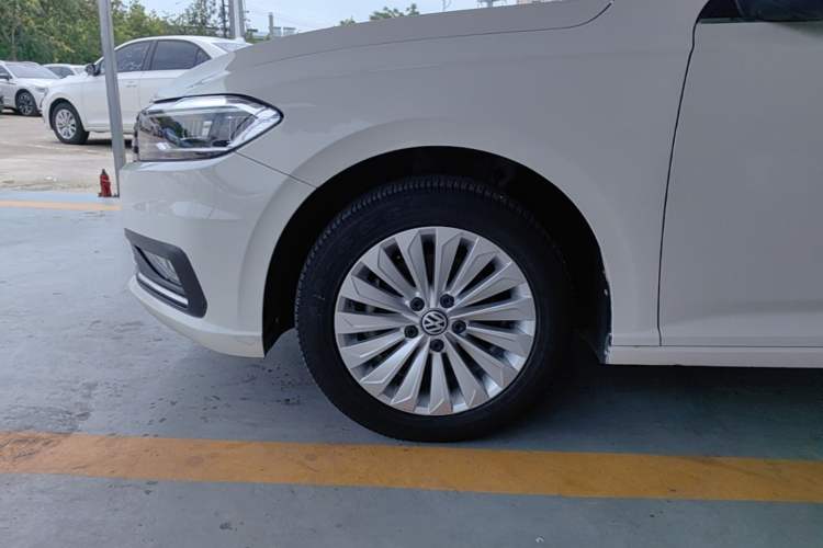 Used Volkswagen Lavida 2019 280TSI DSG Comfort Edition China VI standard Left Front Wheel Hub