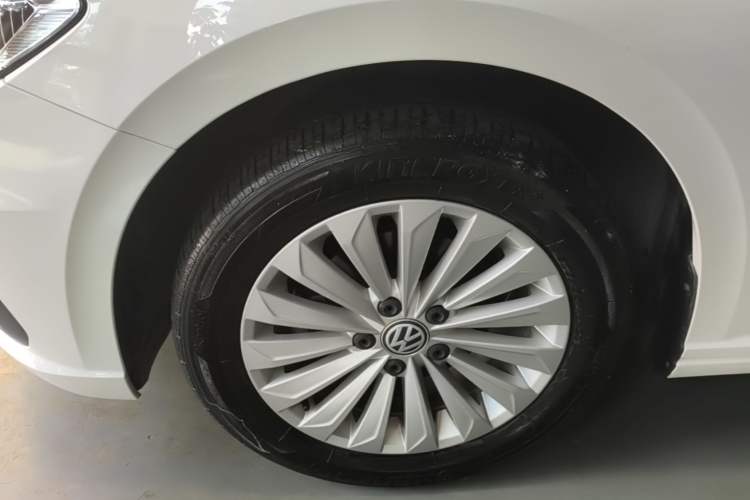 Used Volkswagen Lavida 2019 1.5L Automatic Comfort Edition China VI Standard Left Front Wheel Hub