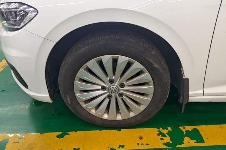 Used Volkswagen Lavida 2019 280TSI DSG Comfort Edition China VI standard Left Front Wheel Hub