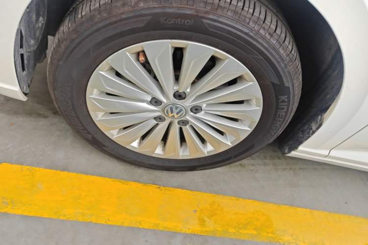 Used Volkswagen Lavida 2019 280TSI DSG Comfort Edition China VI standard Left Front Wheel Hub