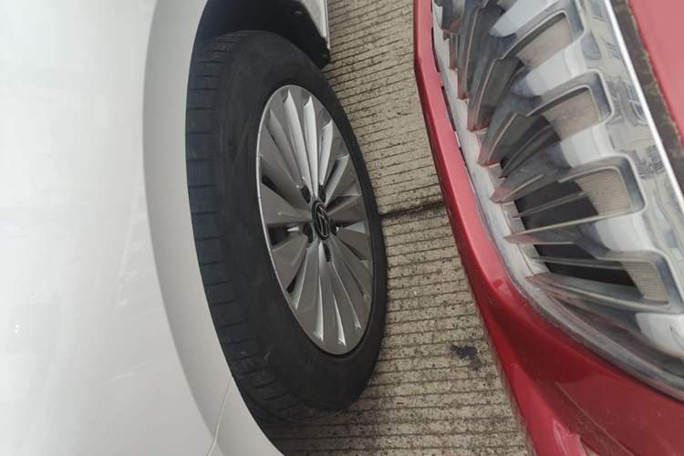 Used Volkswagen Lavida 2019 1.5L Automatic Comfort Edition China VI Standard Left Front Wheel Hub