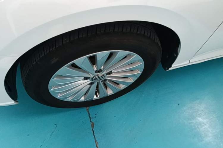 Used Volkswagen Lavida 2019 280TSI DSG Comfort Edition China VI standard Left Front Wheel Hub