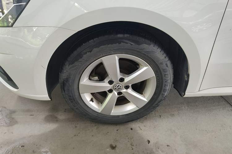 Used Volkswagen Lavida 2019 Lavida Start 1.5L Automatic Trendy Version China VI Standard Left Front Wheel Hub