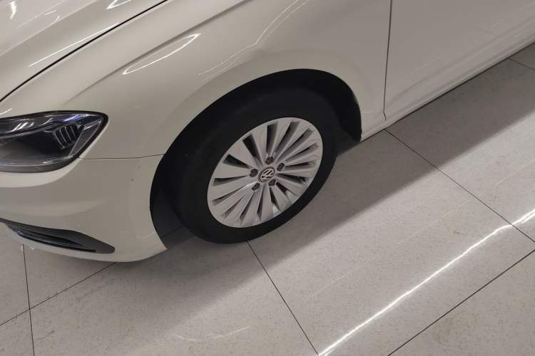 Used Volkswagen Lavida 2019 280TSI DSG Comfort Edition China VI standard Left Front Wheel Hub