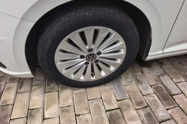 Used Volkswagen Lavida 2019 1.5L Automatic Comfort Edition China VI Standard Left Front Wheel Hub
