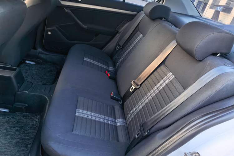 Used Volkswagen Lavida 2019 Lavida Start 1.5L Automatic Trendy Version China VI Standard Left Rear Seat