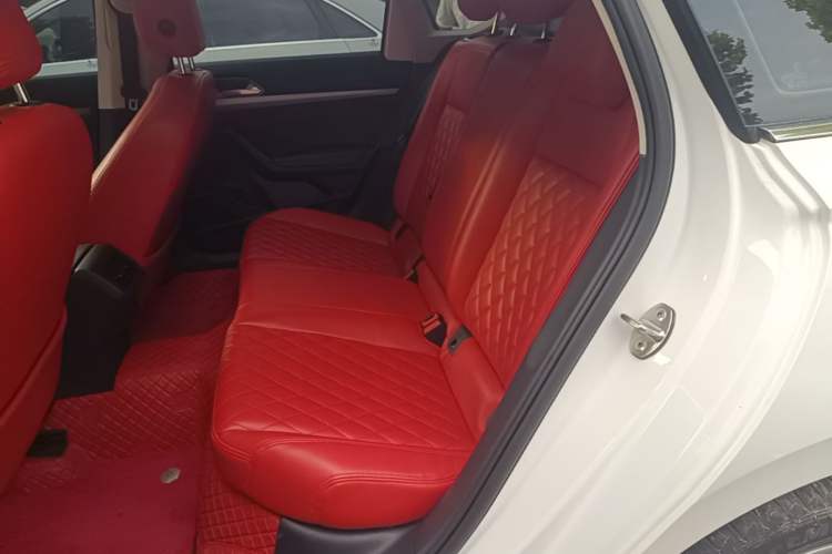 Used Volkswagen Lavida 2019 1.5L Automatic Vision Edition China VI Standard Left Rear Seat