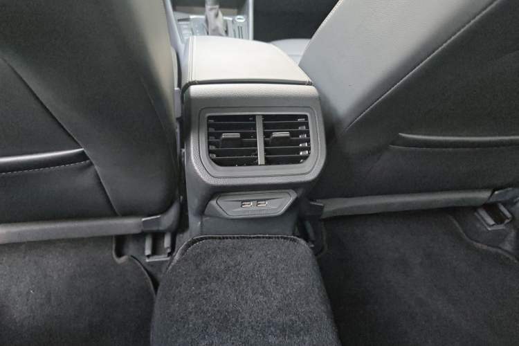 Used Volkswagen Lavida 2019 1.5L Automatic Comfort Edition China VI Standard Left Rear Seat
