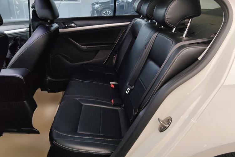 Used Volkswagen Lavida 2019 Lavida Start 1.5L Manual Fashion Edition China VI Standard Left Rear Seat