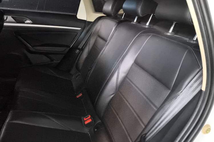 Used Volkswagen Lavida 2019 1.5L Automatic Comfort Edition China VI Standard Left Rear Seat