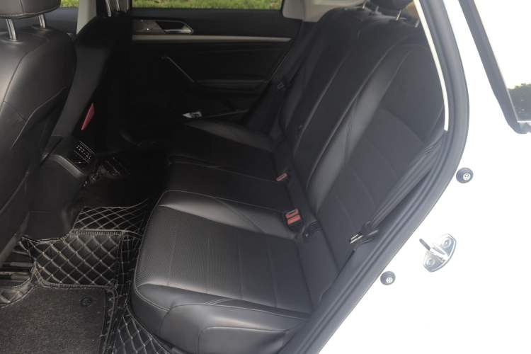 Used Volkswagen Lavida 2019 1.5L Automatic Comfort Edition China VI Standard Left Rear Seat