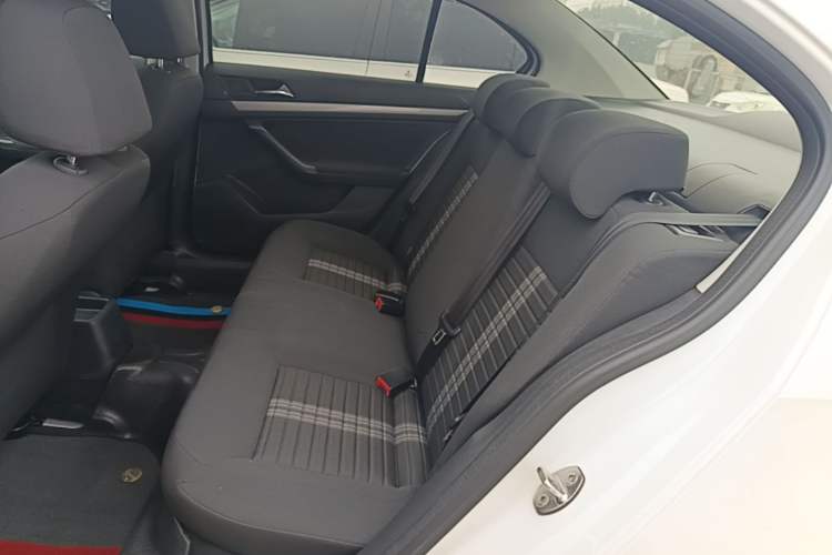 Used Volkswagen Lavida 2019 Lavida Start 1.5L Automatic Trendy Version China VI Standard Left Rear Seat