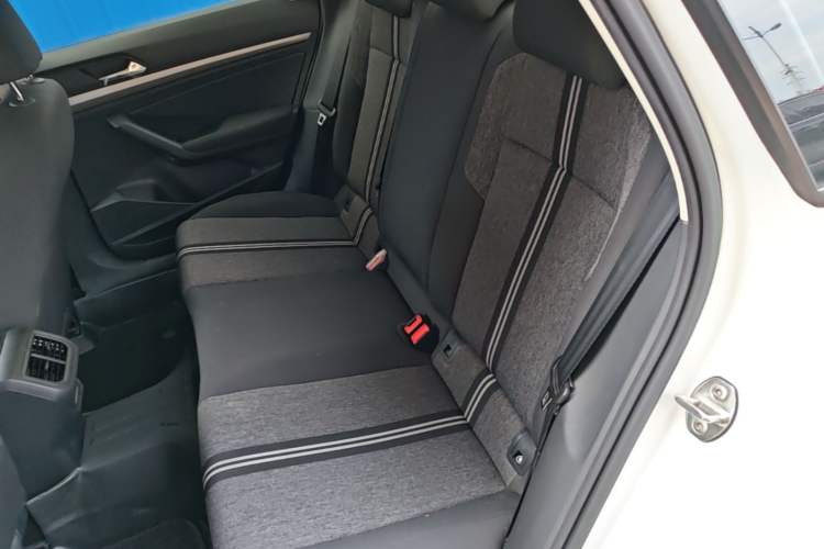 Used Volkswagen Lavida 2019 1.5L Automatic Comfort Edition China VI Standard Left Rear Seat