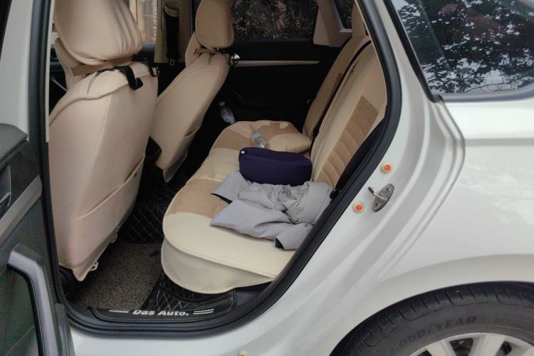 Used Volkswagen Lavida 2019 1.5L Automatic Fashion Edition China VI Left Rear Seat