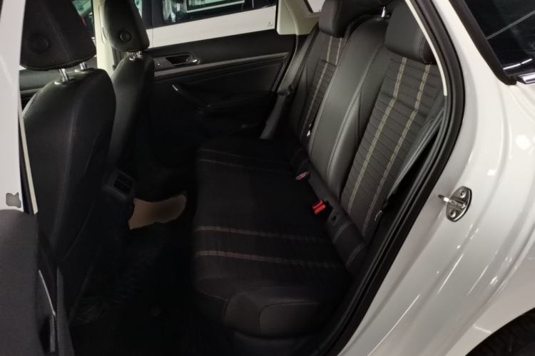 Used Volkswagen Lavida 2019 1.5L Automatic Vision Edition China VI Standard Left Rear Seat