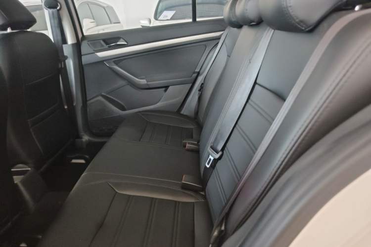 Used Volkswagen Lavida 2019 Lavida Start 1.5L Manual Fashion Edition China VI Standard Left Rear Seat