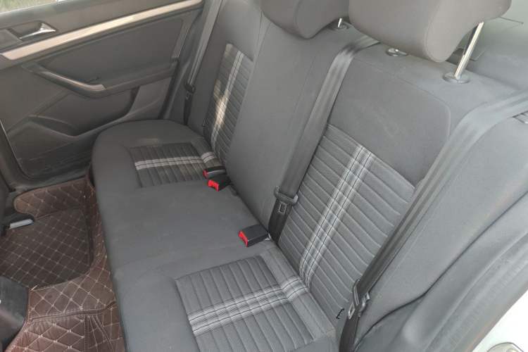 Used Volkswagen Lavida 2019 Lavida Start 1.5L Manual Fashion Edition China VI Standard Left Rear Seat
