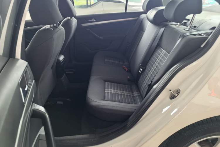 Used Volkswagen Lavida 2019 Lavida Start 1.5L Automatic Trendy Version China VI Standard Left Rear Seat