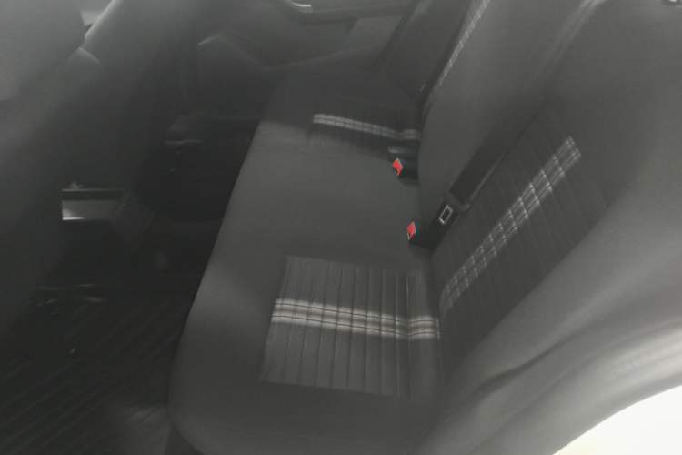 Used Volkswagen Lavida 2019 Lavida Start 1.5L Manual Fashion Edition China VI Standard Left Rear Seat
