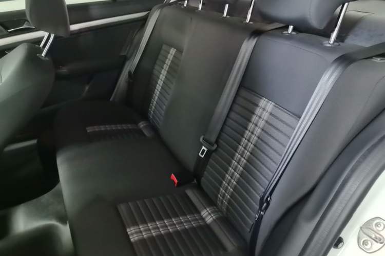 Used Volkswagen Lavida 2019 Lavida Start 1.5L Automatic Trendy Version China VI Standard Left Rear Seat