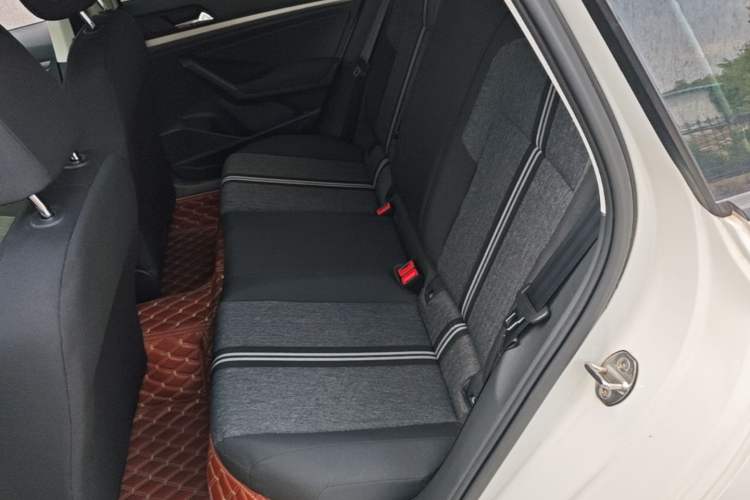 Used Volkswagen Lavida 2019 1.5L Automatic Fashion Edition China VI Left Rear Seat