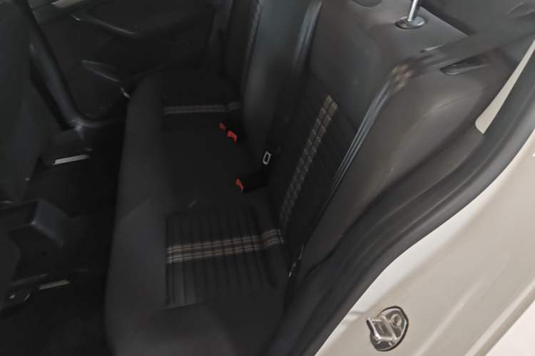 Used Volkswagen Lavida 2019 Lavida Start 1.5L Manual Fashion Edition China VI Standard Left Rear Seat