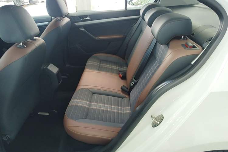 Used Volkswagen Lavida 2019 Lavida Start 1.5L Automatic Comfort Edition China VI Standard Left Rear Seat